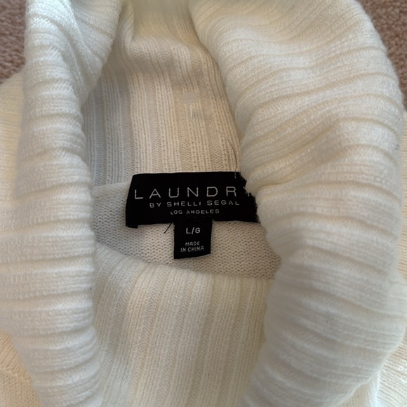 Laundry By Shelli Segal Cream Turtleneck Sweater size large NWT - Picture 3 of 3